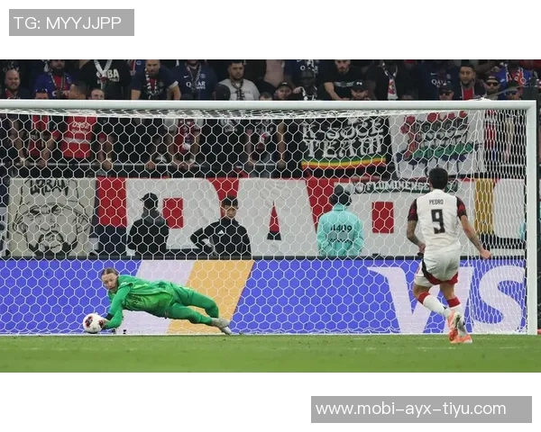 巴黎门将萨福诺夫手骨折仍勇扑四点近期将缺阵比赛